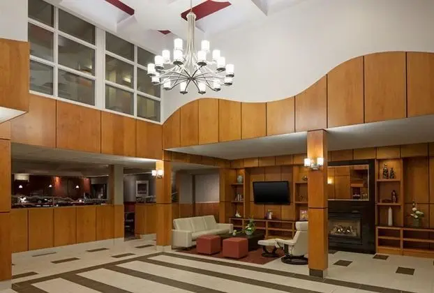 Four Points by Sheraton Kamloops - Lobi