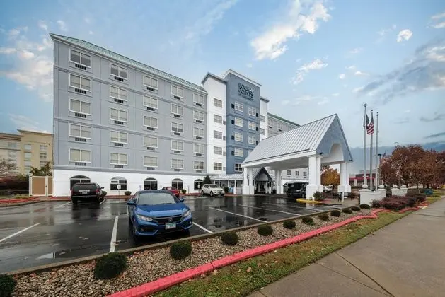 Four Points by Sheraton Louisville Airport - Dış Mekan