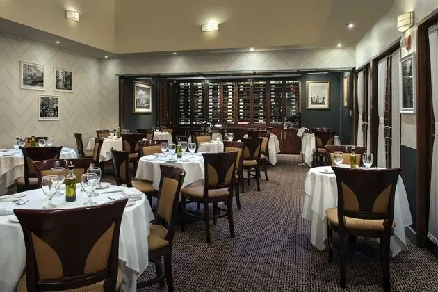 Four Points by Sheraton Manhattan SoHo Village - Yerinde Yemek