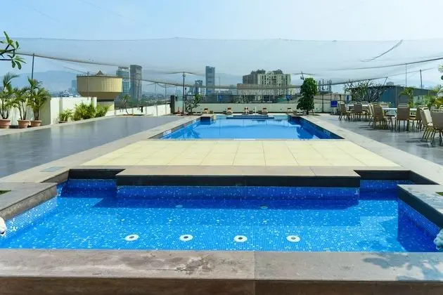 Four Points by Sheraton Navi Mumbai, Vashi - Havuz