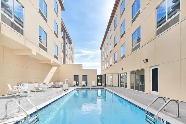 Four Points by Sheraton Oklahoma City Airport - Havuz