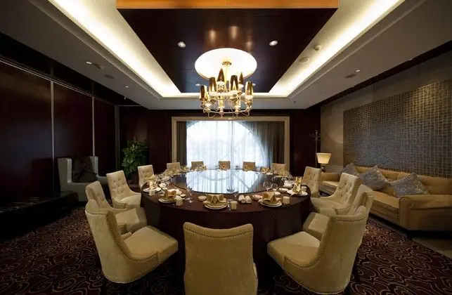 Four Points by Sheraton Qingdao Chengyang - Yeme / İçme