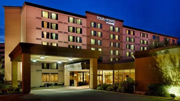 Four Points by Sheraton Toronto Airport