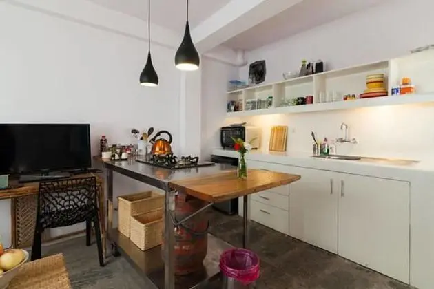 Four Red Doors Apartments