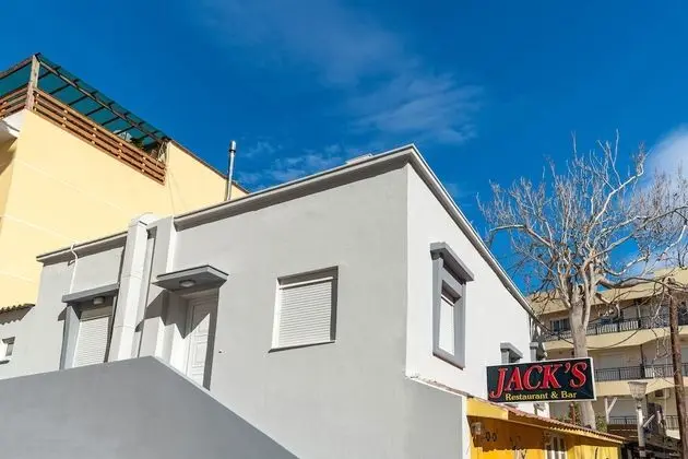 Four Season Apartment