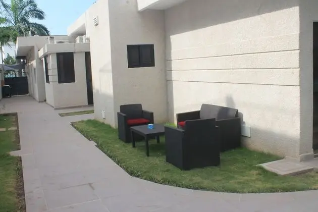 Four Season GUESTHOUSE