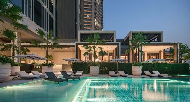 Four Seasons Hotel Bangkok at Chao Phraya River - Havuz