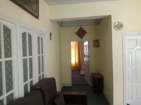 Four Seasons Family Guest House - Lobi