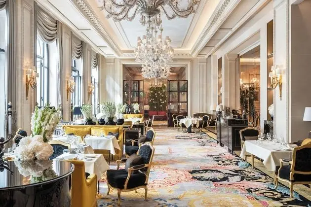 Four Seasons Hotel George V - Genel