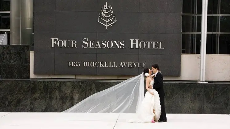 Four Seasons Hotel Miami - Genel