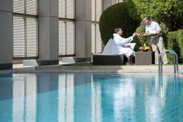 Four Seasons Hotel Riyadh - Havuz