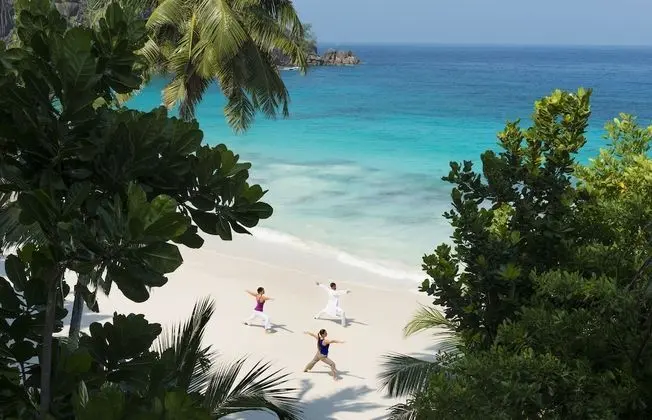Four Seasons Resort Seychelles - Plaj
