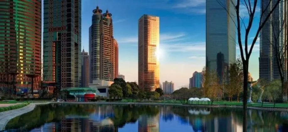 Four Seasons Hotel Shanghai at Pudong