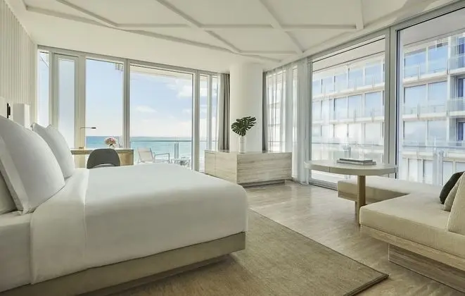 Four Seasons Hotel at The Surf Club - Oda