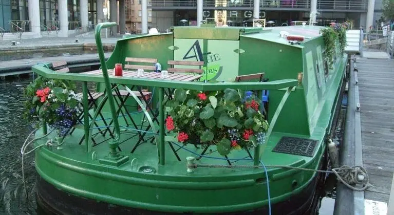 The Four Sisters Boatel - Houseboat