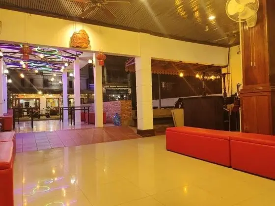 Hotel Four Square - Lobi