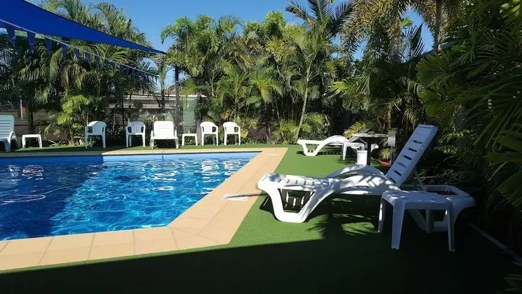 Fourth Avenue Motor Inn - Havuz