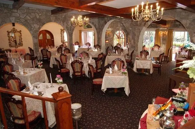 Fourways Inn