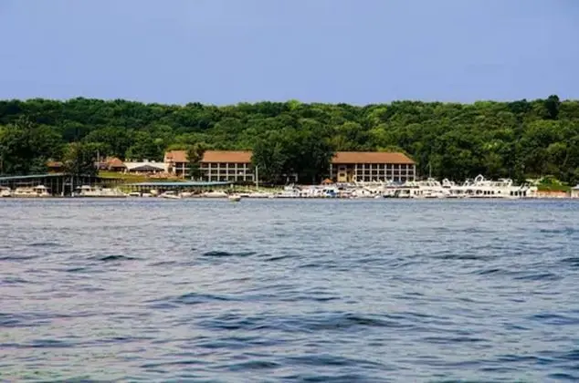 Fourwinds Lakeside Inn & Marina - Dış Mekan
