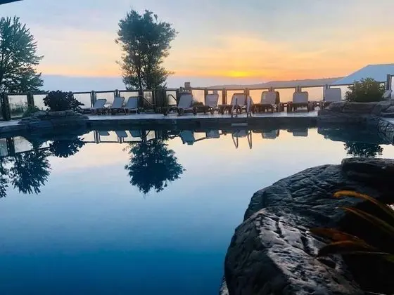 Fourwinds Lakeside Inn & Marina - Havuz