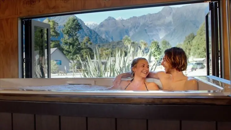 Fox Glacier TOP 10 Holiday Park & Motels - Havuz