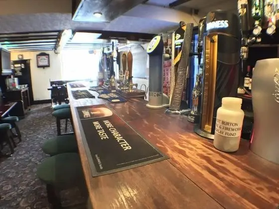 The Fox & Hounds Inn - Bar