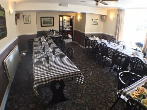The Fox & Hounds Inn - Yerinde Yemek