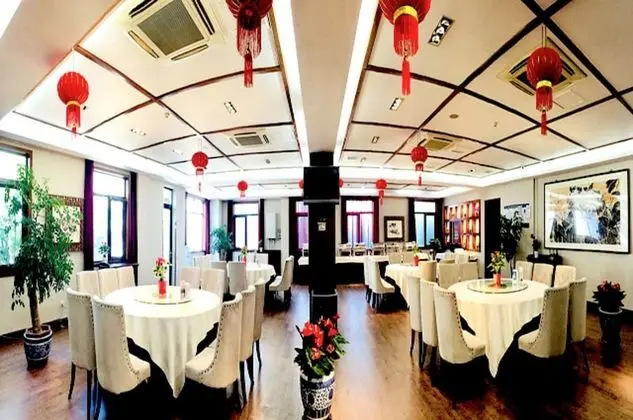 Fragrant Hills Holiday Business Hotel - Yerinde Yemek