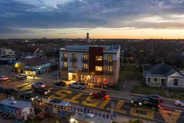 The Frances Modern Inn - Dış Mekan