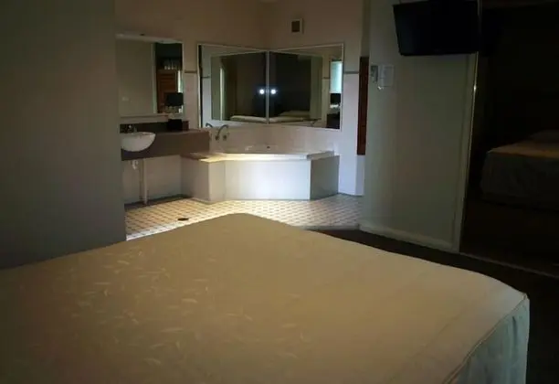 Francis Phillip Motor Inn - Spa
