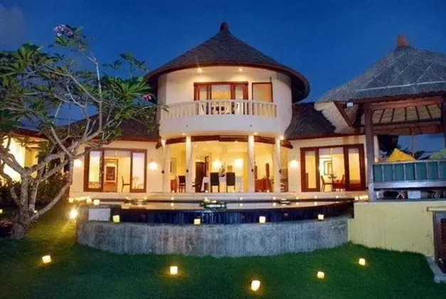 Frangipani Beach Villa
