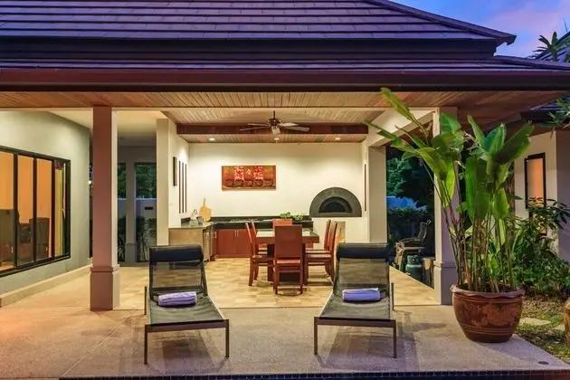 Frangipani Villa in Nai Harn - 5 Bedroom Private Pool With Garden and Pizza Oven - Oda