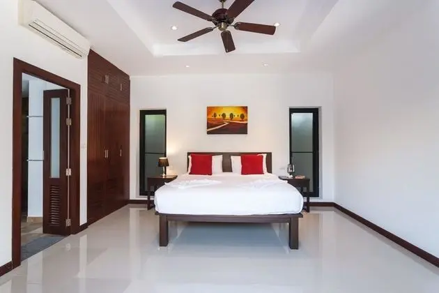 Frangipani Villa in Nai Harn - 5 Bedroom Private Pool With Garden and Pizza Oven - Oda