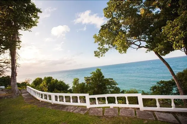 Frangipani - Ocho Rios 4BR - Dış Mekan