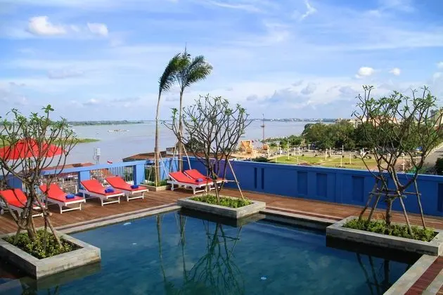 Frangipani Royal Palace