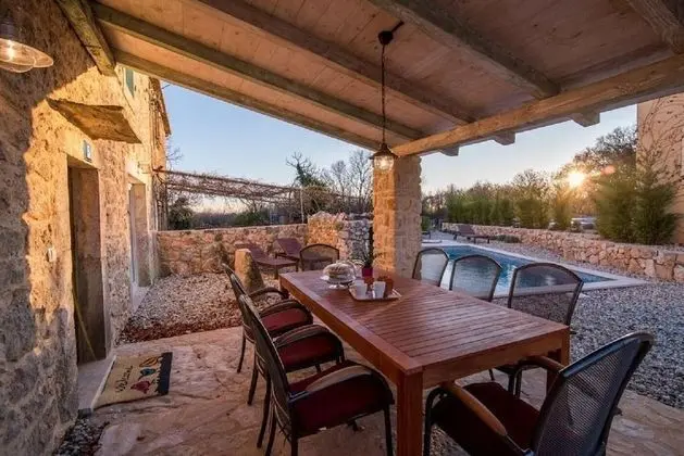 Frank - With Pool - H