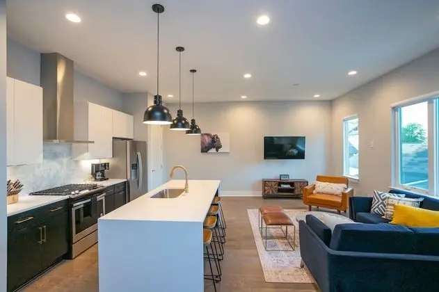 Franklin by Avantstay Trendy Townhouse in Great Location w/ Private Roof Top Patio - İç Mekan