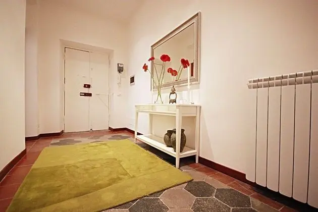Frank's House - Lobi