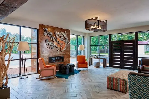 Fredericksburg Inn & Suites - Lobi
