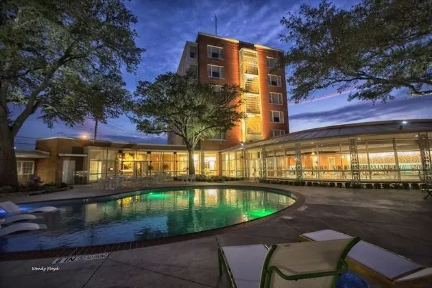 The Fredonia Hotel and Convention Center - Havuz