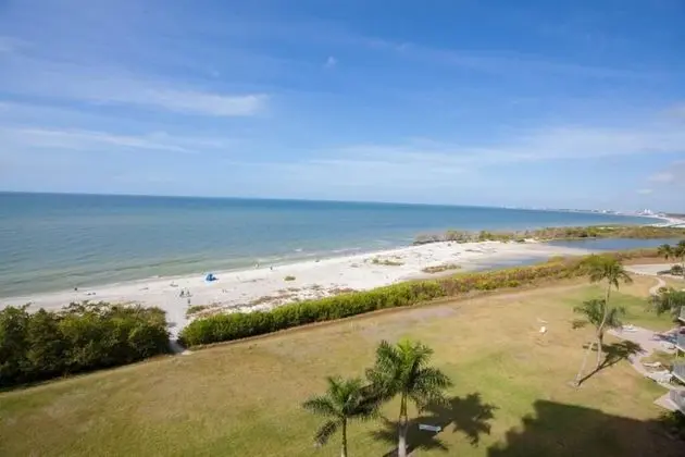 Fred's Estero Beach & Tennis Condo