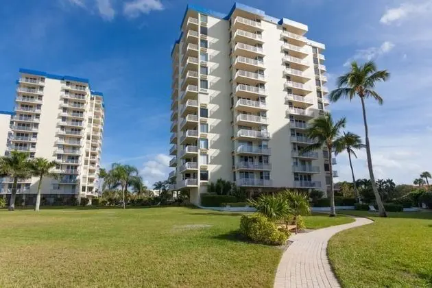 Fred's Estero Beach & Tennis Condo - Dış Mekan