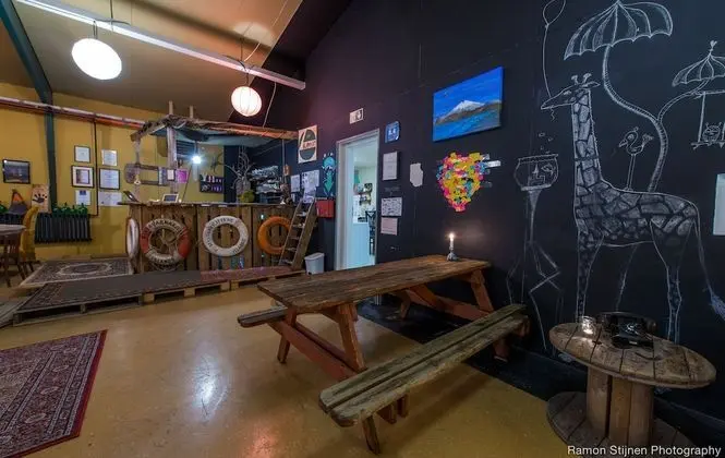 The Freezer Hostel & Culture Center - Yerinde Yemek