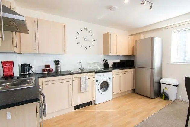 Fremington Court, Coventry - 2 Bedroom Apartment - Mutfak