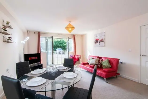 Fremington Court, Coventry - 2 Bedroom Apartment - Oda Düzeni