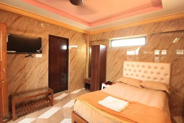 French Breeze Residency - Oda