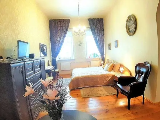 French Decor Apartment - Öne Çıkan Resim