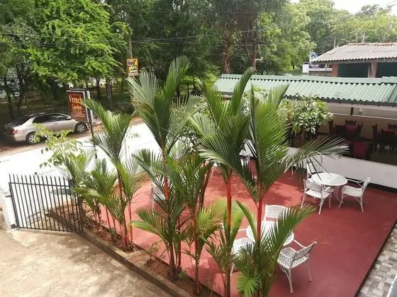 French Garden Tourist Rest