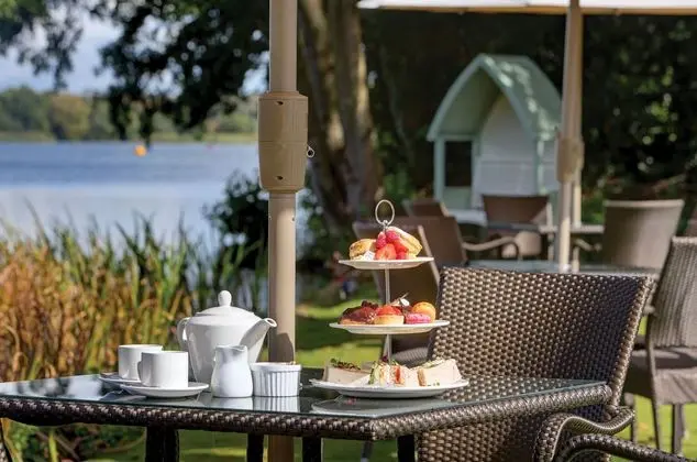 Frensham Pond Country House Hotel & Spa - Dış Mekan