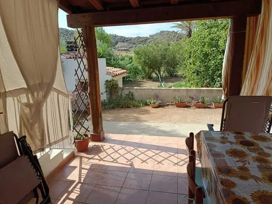 In Fresco p Terra nel Verde a 3 Minuti a Piedi dal Mare Villa Loddo 2 P2661 - Öne Çıkan Resim